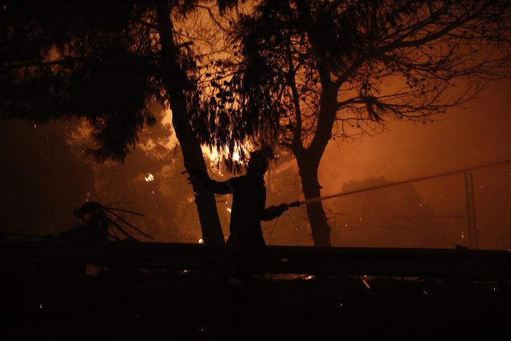 Yunanistan'da kontrol altına alınan orman yangınları yeniden alevlendi! G3