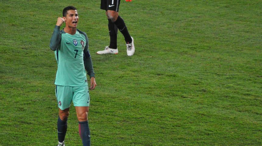 Dünya futbol tarihinin en golcü oyuncusu olan Ronaldo'nun kocaman bir kalbi olduğunu kanıtlayan olaylar