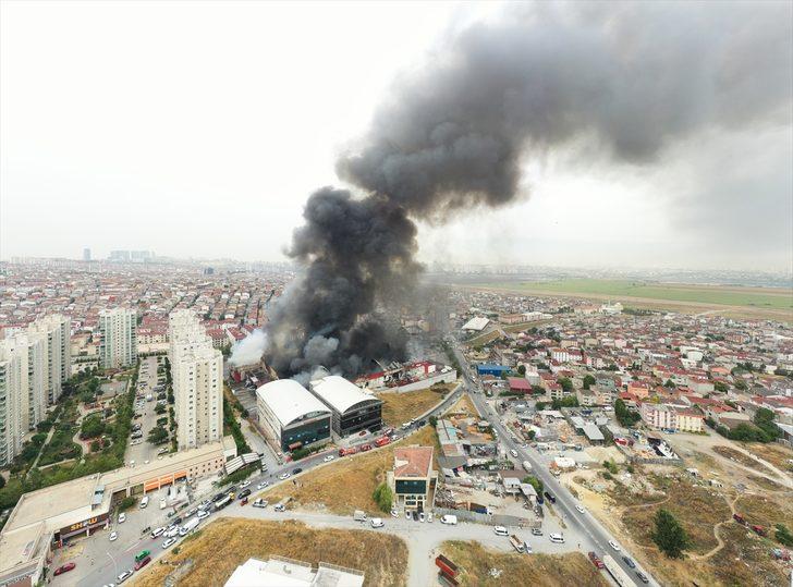 GÜNCELLEME 3 - Esenyurt'ta lojistik firmasında yangın çıktı G5