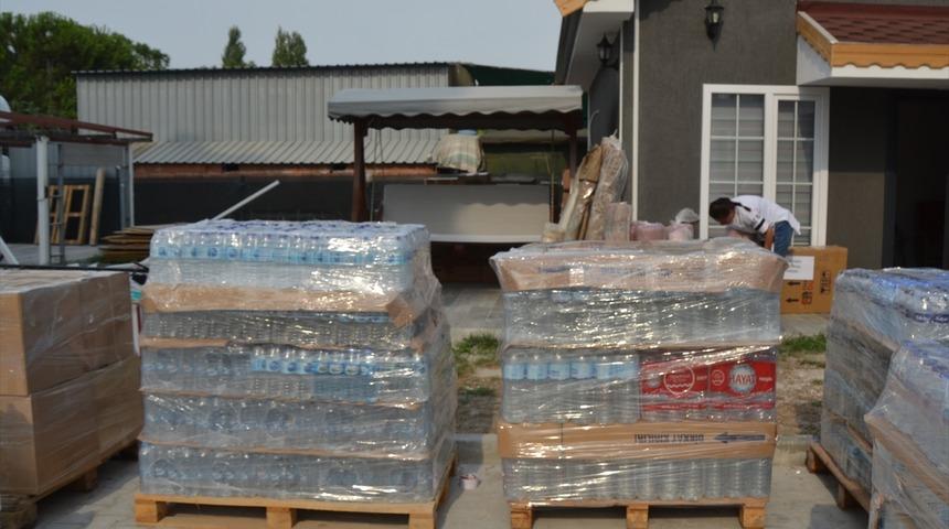 &Ccedil;anakkale'den yangın b&ouml;lgesine 3 tır yardım malzemesi g&ouml;nderildi