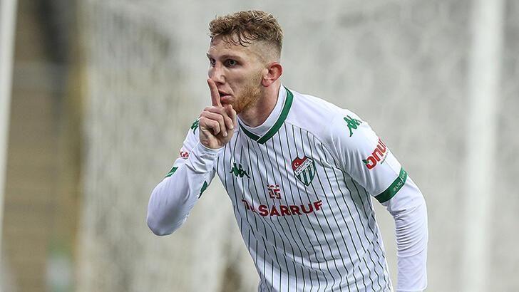 Burak Kapacak kimdir, nereli? Fenerbahçe'ye transfer olan Burak Kapacak kaç yaşında, hangi takımlarda oynadı? G3