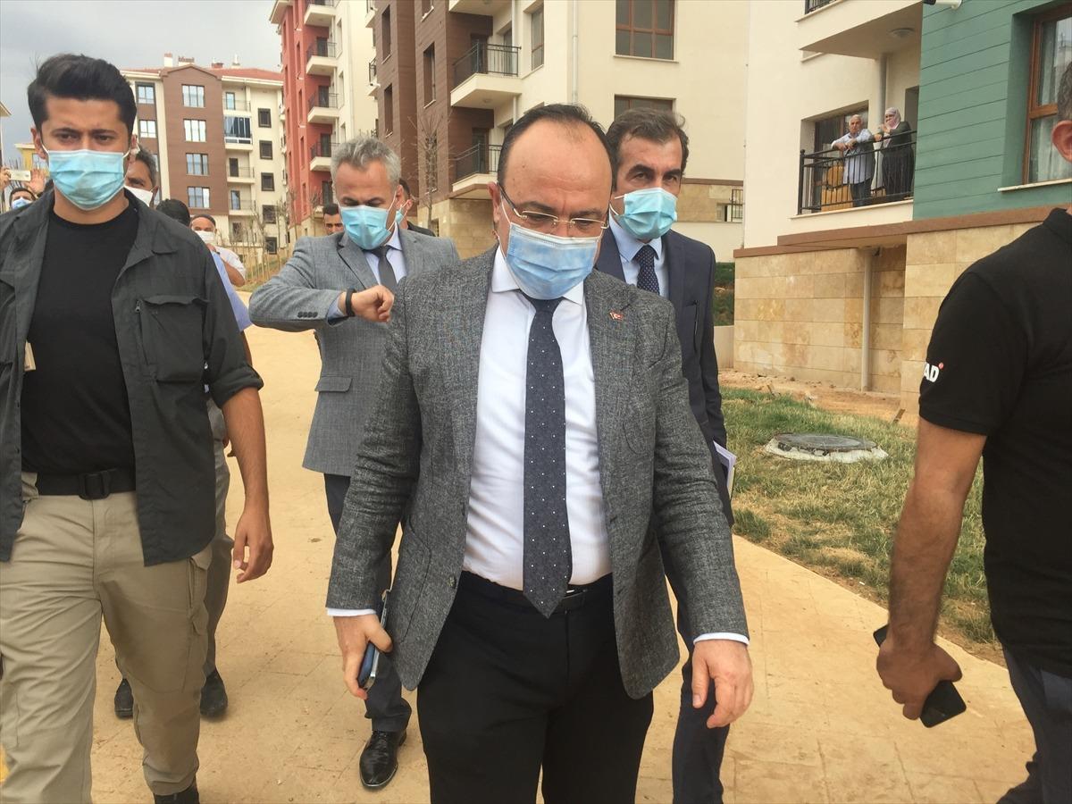 Elazığ Valisi Yırık, deprem sonrası TOKİ konutlarına yerleşen aileleri ziyaret etti: