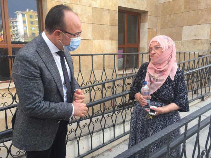 Elazığ Valisi Yırık, deprem sonrası TOKİ konutlarına yerleşen aileleri ziyaret etti: G4