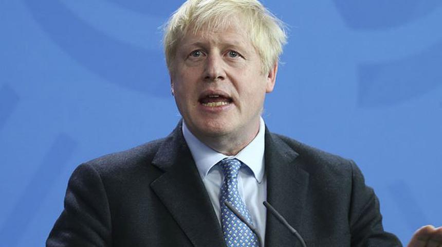 İngiltere Başbakanı Johnson’ın karantina kararına halk tepki gösterdi