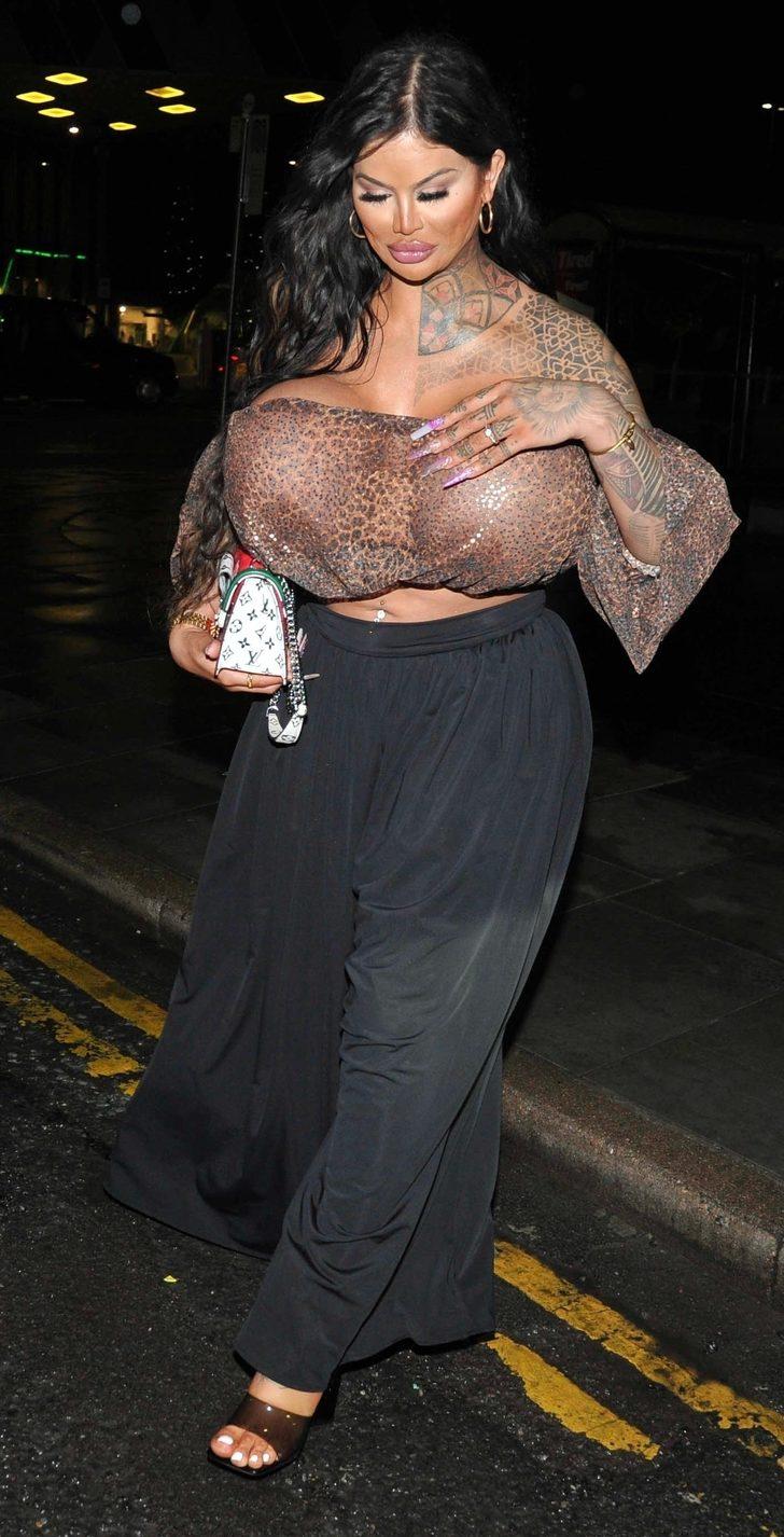 Nicki Valentina devasa silikon taktırdı! "Uyuduğumda kavunların üzerinde yüzüyorum" G3