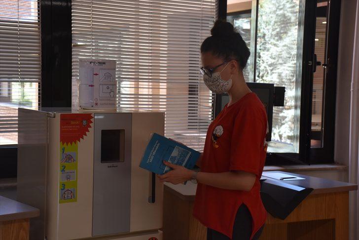 Kitaplar virüse karşı dezenfekte edilerek okuyucuyla buluşuyor G1