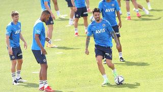 Fenerbahçe'de Serdar Aziz ve Jose Sosa takımla çalıştı