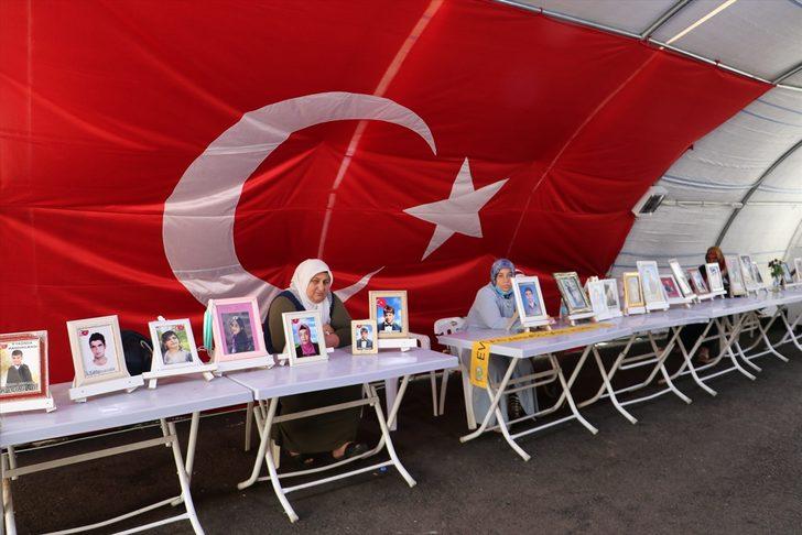 Diyarbakır anneleri evlatlarına kavuşmak için nöbeti sürdürüyor G1