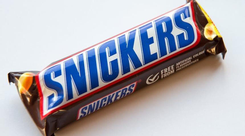 Snickers İspanya'da yayınlanan reklamını 'homofobi' su&ccedil;lamaları sonrası geri &ccedil;ekti