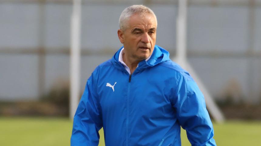  Rıza Çalımbay: Avrupa maçlarını, milli maç havasında oynuyoruz