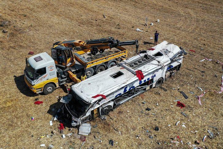 CHP Genel Başkan Yardımcısı Akın, Balıkesir'deki yolcu otobüsü kazasında yaralananları ziyaret etti: G1