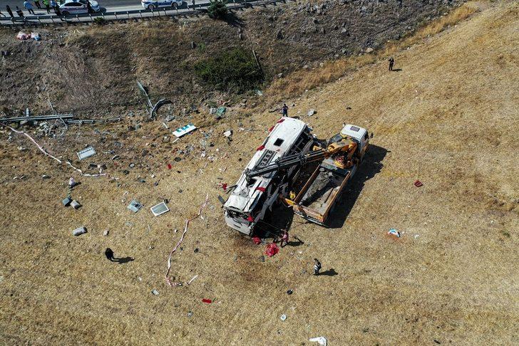 GÜNCELLEME 3 - Balıkesir'de yolcu otobüsü devrildi: 15 kişi öldü, 17 kişi yaralandı G5