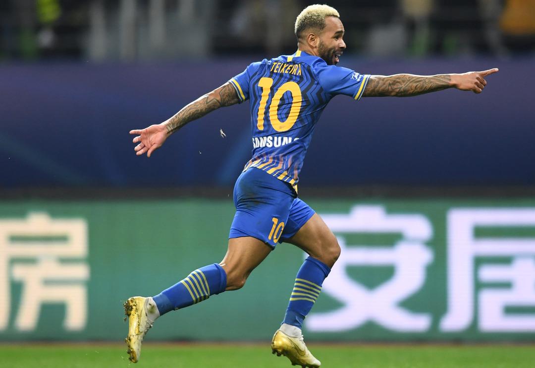 Alex Teixeira, Beşiktaş i&ccedil;in İstanbul'a geliyor