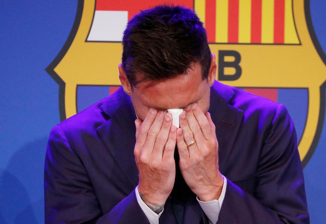 Messi, Barcelona'ya veda ederken g&ouml;zyaşlarına hakim olamadı