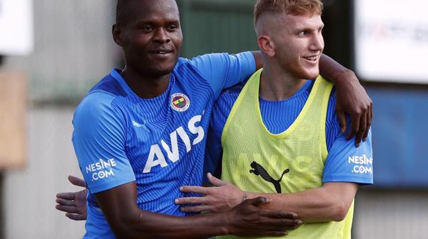 Fenerbahçe'de Burak Kapacak ilk antrenmanına çıktı