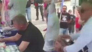 Korumaları önüne set çekti! Çekya Başbakanı'na yumurtalı saldırı