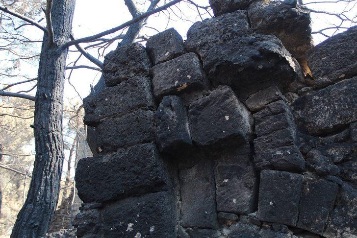 Manavgat yangını Lyrbe Antik Kenti'ni tanınmaz hale getirdi! G4