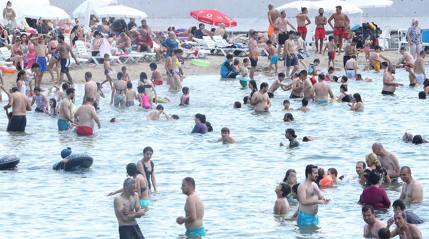 Caddebostan Sahili'nde adım atacak yer kalmadı! 