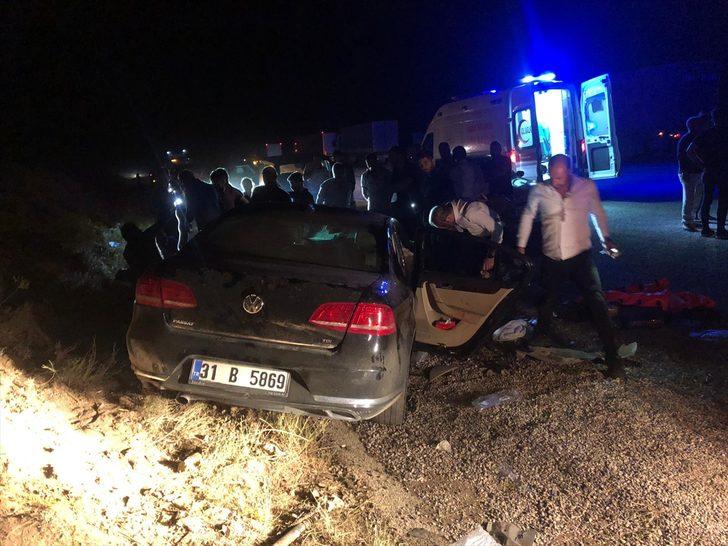 Van'da 3 aracın karıştığı kazada 10 kişi yaralandı G1