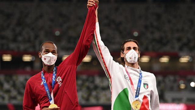 2 Ağustos: Katarlı Mutaz Essa Barshim ve İtalyan Gianmarco Tamberi, erkekler yüksek atlamada altın madalyayı paylaştı.