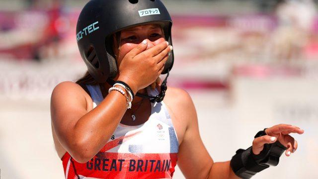 4 Ağustos: Kaykay finalinde bronz madalya elde eden Büyük Britanyalı Sky Brown, ülkenin madalya kazanan en genç olimpiyat sporcusu oldu.