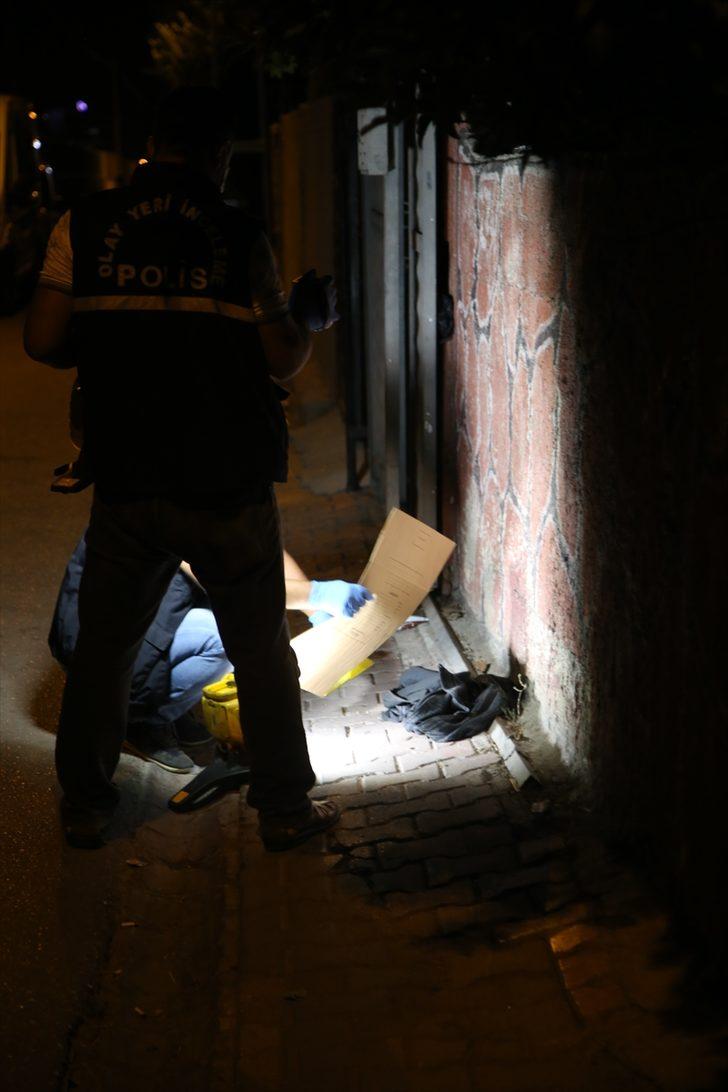 Adana'da polisin "dur" ihtarına uymayarak kaçan iki kişiden biri kovalamaca sonucu yakalandı G4