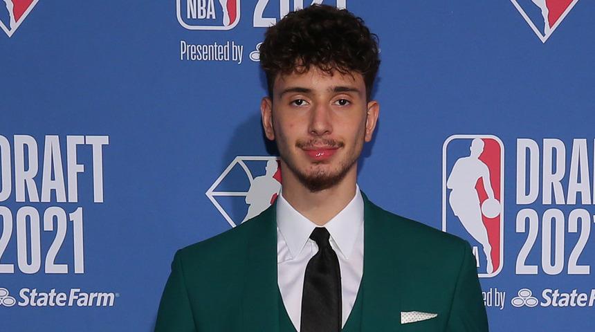 Alperen Şengün, "double-double" ile başladı