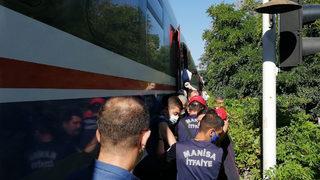 Manisa Salihli'de feci kaza! Yolcu treni motosikleti biçti