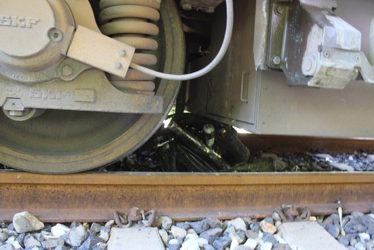 Manisa Salihli'de feci kaza! Yolcu treni motosikleti biçti G3