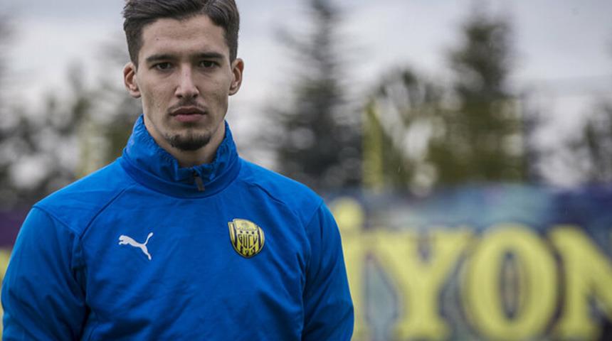 Fenerbahçe kalecisi Altay Bayındır'ın tesadüflerle dolu hikayesi: Kaleciliğe işte böyle başlamış!