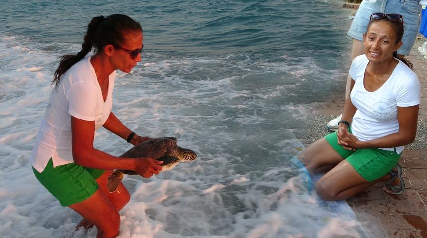 Caretta carettanın hayatını kurtardı, gözyaşlarına boğuldu
