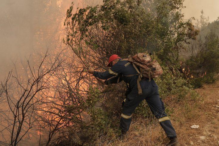 Yunanistan'daki orman yangınında son durum! Kontrolden çıktı G3
