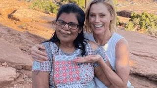 Bayılan yürüyüşçüye Modern Family oyuncusu Julie Bowen yardım etti