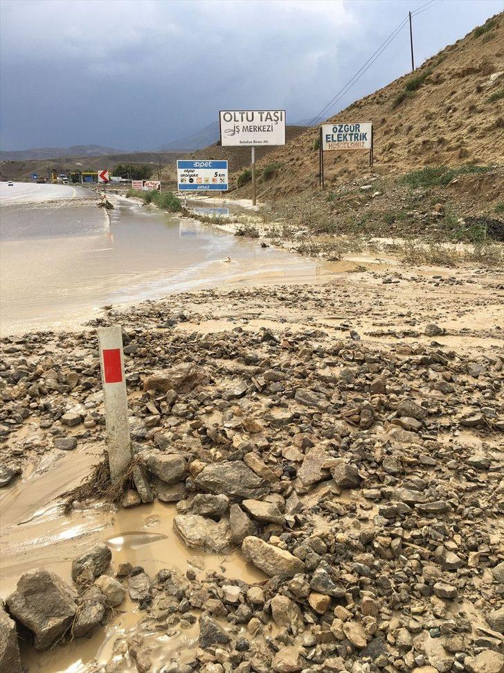 Erzurum'da selden dolayı kapanan yol ulaşıma açıldı G2