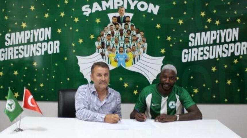 Giresunspor Younousse Sankhare'yi kadrosuna kattı