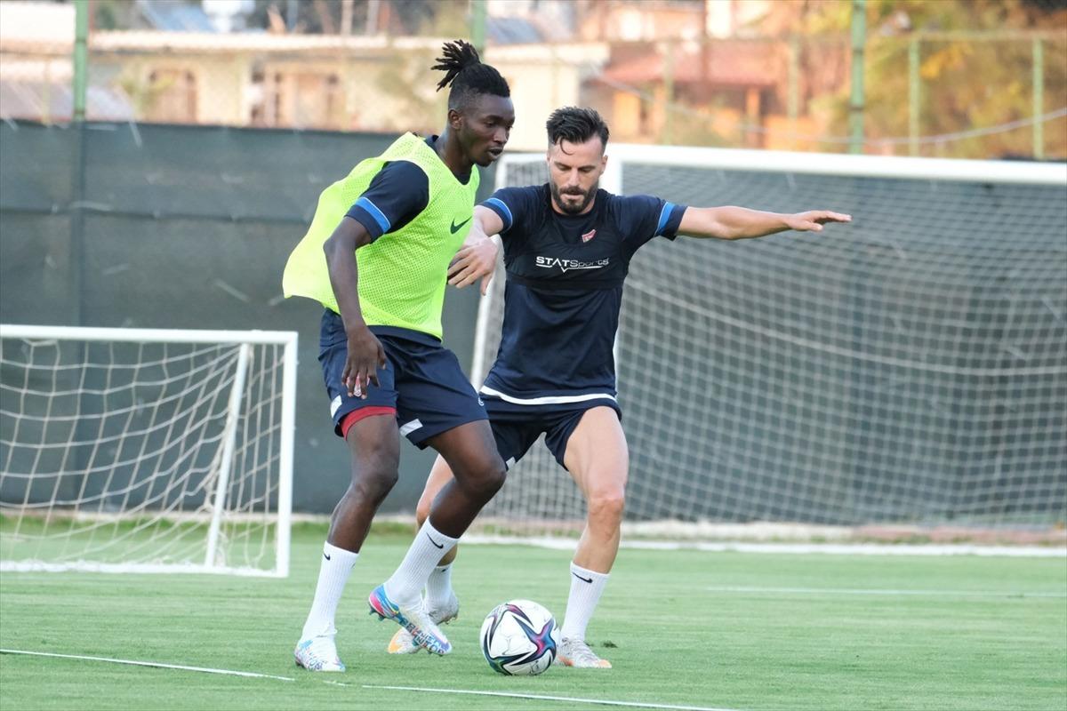 Hatayspor, yeni sezon hazırlıklarını s&uuml;rd&uuml;rd&uuml;