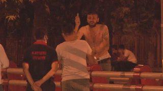 Köprüde tedirgin eden dakikalar! Polis güçlükle ikna etti