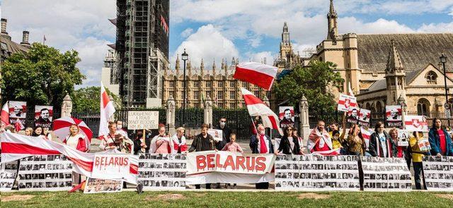 Belaruslu muhalifler Pazar günü Londra'da ve diğer başka şehirlerde eylem gerçekleştirdi.