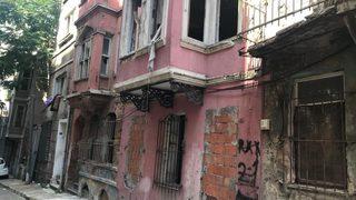 Beyoğlu’ndaki tarihi binaların kapıları çalındı