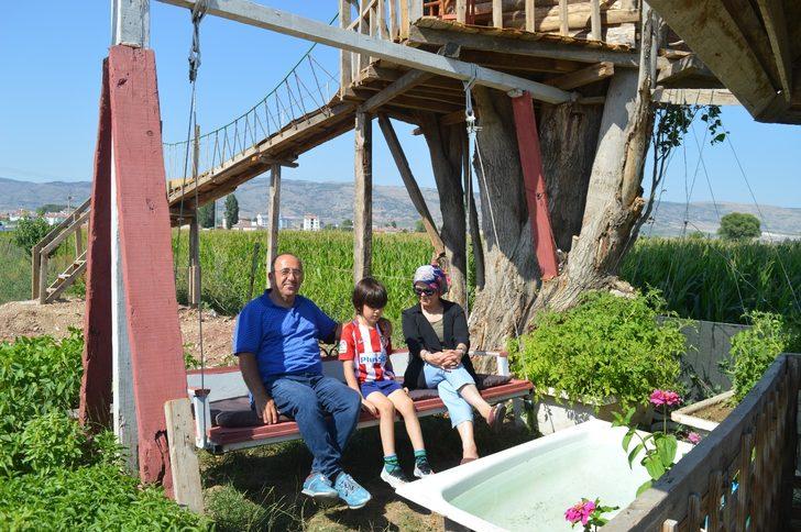 Herkesin çöpe attığı malzemelerle ailesi ve kendisi için yeni bir yaşam alanı kurdu G5