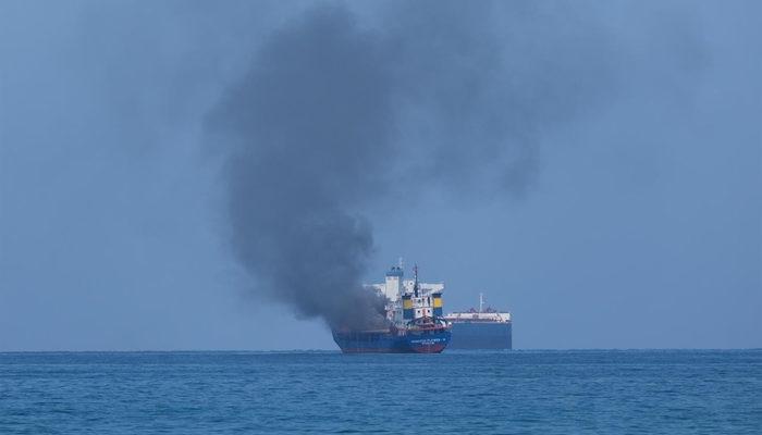 İskenderun Körfezi’nde konteyner yüklü gemide yangın