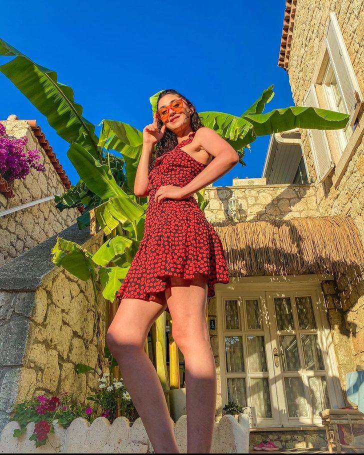 Kırmızı Oda'nın Sare'si Sitare Akbaş, güzelliğiyle sosyal medyayı salladı! G5