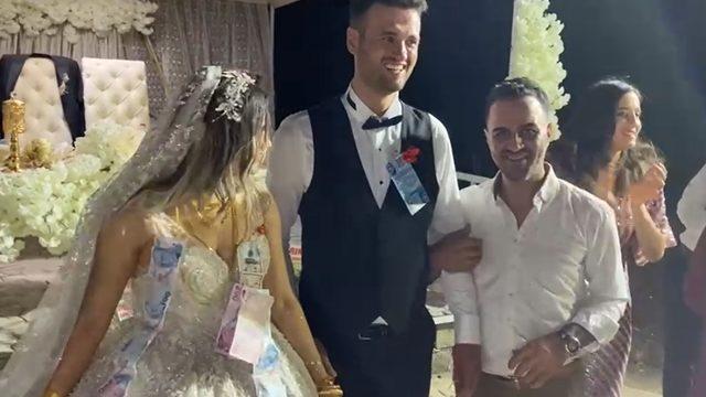 Düğünde damada Bitcoin taktılar