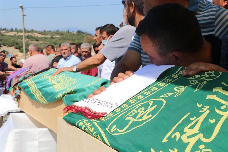 İzmir'de şarampole devrilen minibüste hayatını kaybeden 7 kişi toprağa verildi G3