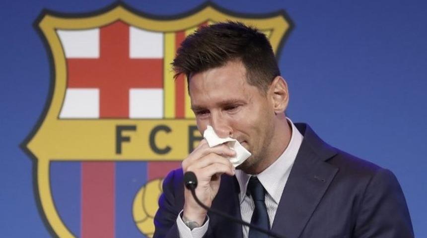 Messi: L'Equipe gazetesi, yıldız futbolcunun Paris St-Germain'le anlaştığını duyurdu