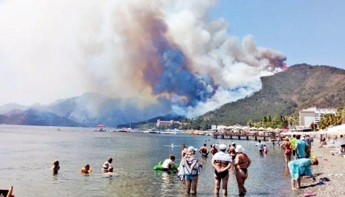 Yangın bölgeleri için tatilcilere 'tatile gidin' çağrısı! Turizm dernekleri açıklama yaptı
