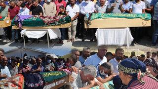 Türbe ziyareti dönüşü trafik kazası! Hayatını kaybedenler son yolculuklarına uğurlandı