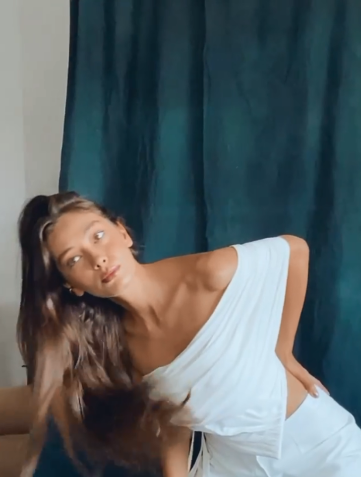 Neslihan Atagül paylaşımıyla heyecanlandırdı! Beyazlar içinde paylaştı: Ekranlara dönmeye hazırlanıyor! G4