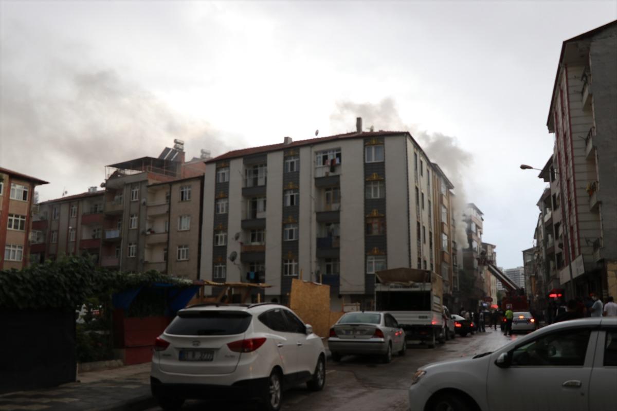 Elazığ'da apartman dairesinde &ccedil;ıkan yangın s&ouml;nd&uuml;r&uuml;ld&uuml;