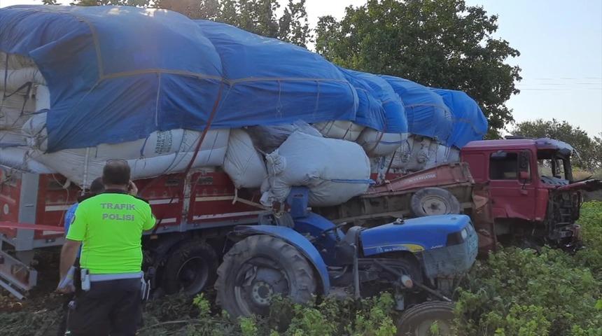 Bursa'da tır ile traktör çarpıştı: 5 yaralı